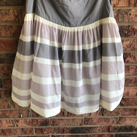 ✨5/$15 { GAP } Gray Striped A-line Silk Blend Skirt - Picture 4 of 6